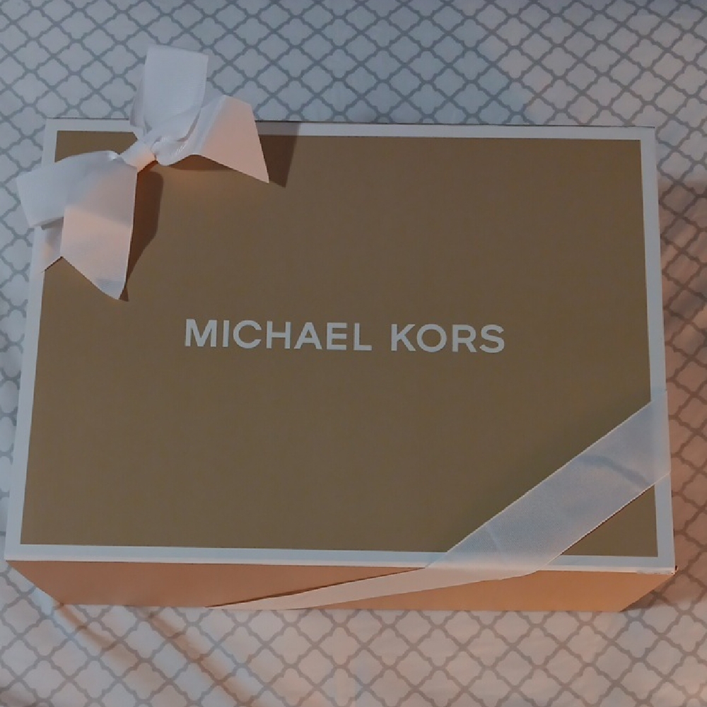 Michael Kors Gold LG Box with White Ribbon